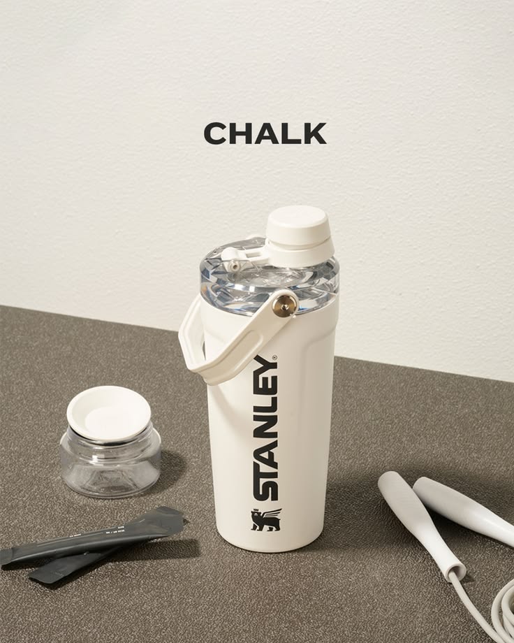 Stanley Activate Shaker Bottle - 20 OZ | Chalk |