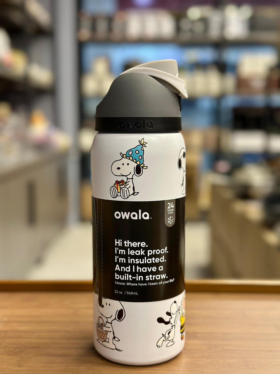 Owala Snoopy White 32oz FreeSip water bottle